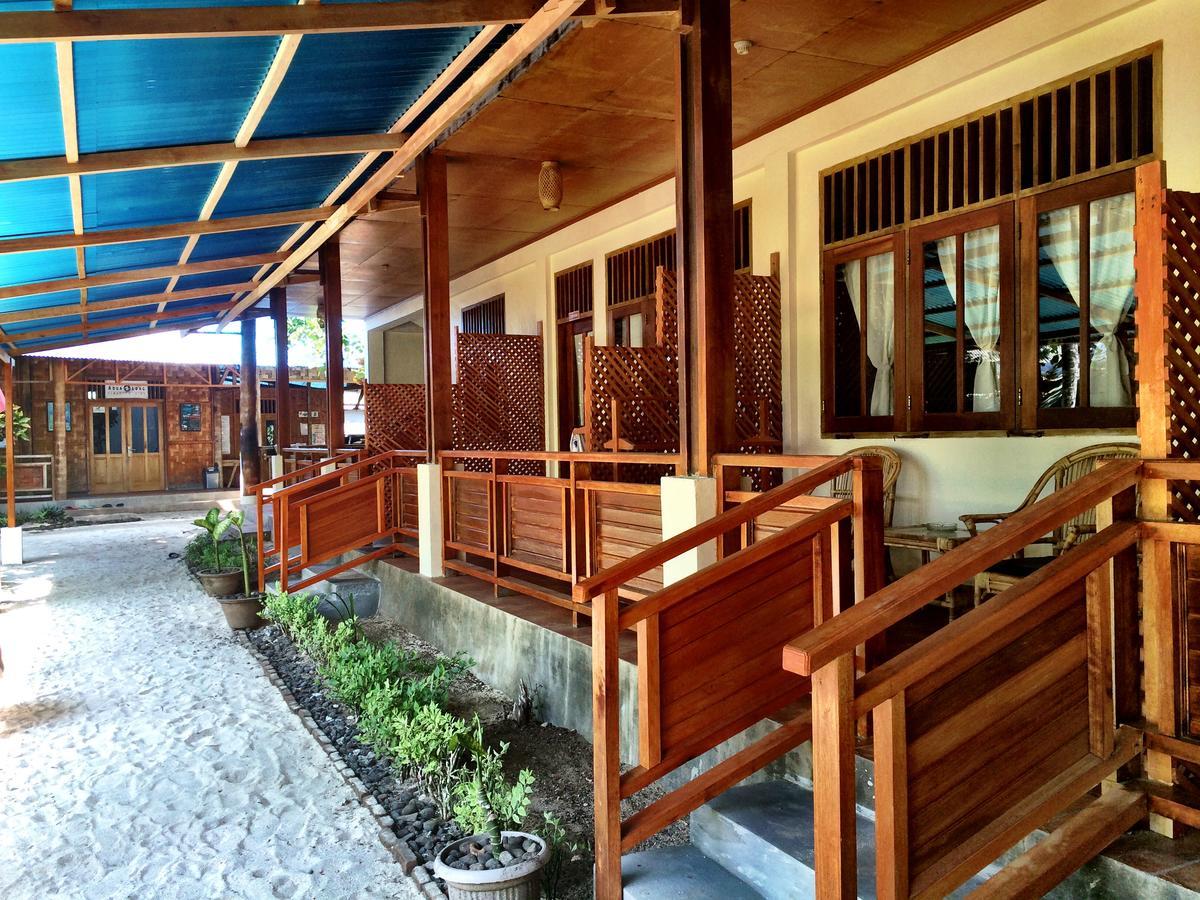 Two Fish Resort Bunaken Esterno foto